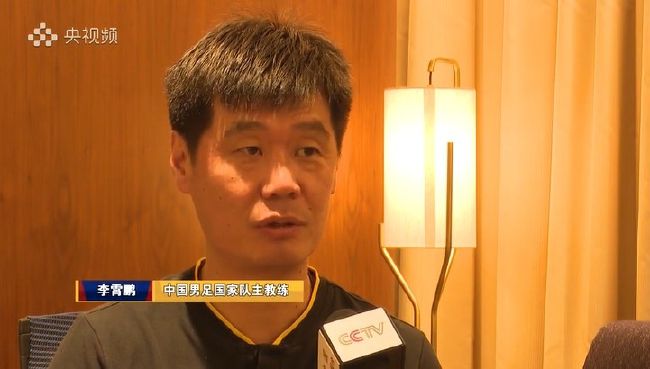 罗马诺表示：“了解到切尔西和曼城都联系了河床，希望获知埃切维里的情况。